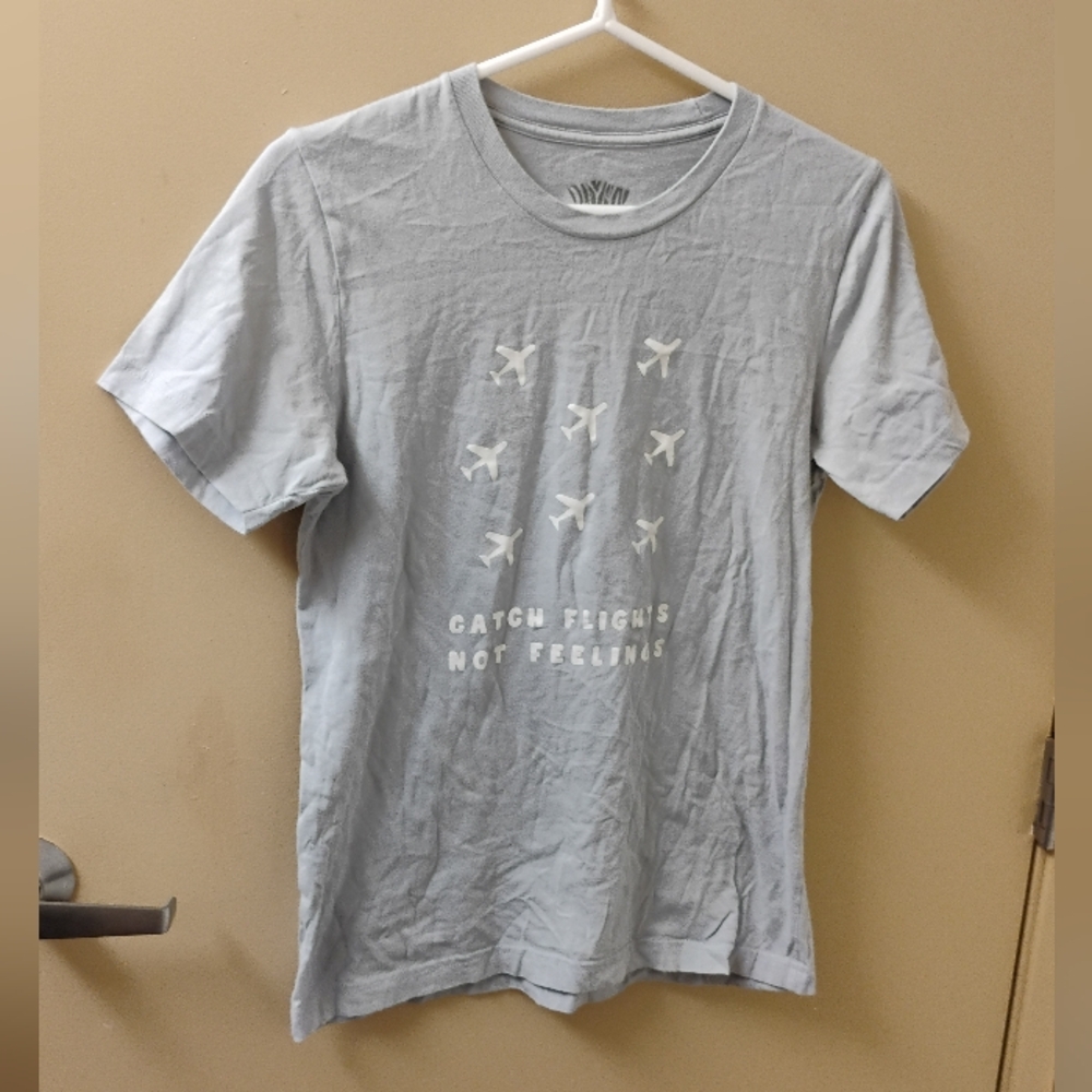 Serengetee Catch Flights Not Feelings Graphic Tee Shirt Sz S